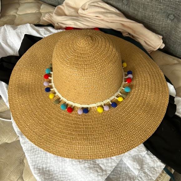 Beautiful handmade paper hat from local boutique — one size fits all - Picture 3 of 7